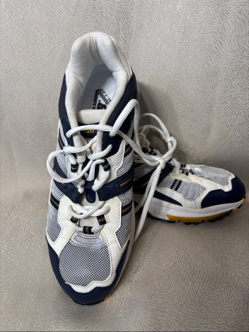 New Balance Men’s sport shoes. 0123
